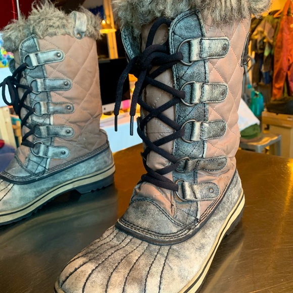 Sorel Tofino Women’s waterproof faux fur trim Gray/Taupe winter snow boots - 9.5 - Picture 2 of 8